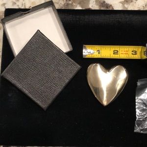 Heart shaped new paperweight with gift box